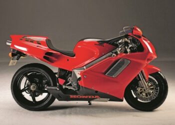 Ferrari copia los pistones ovalados del Honda NR 750