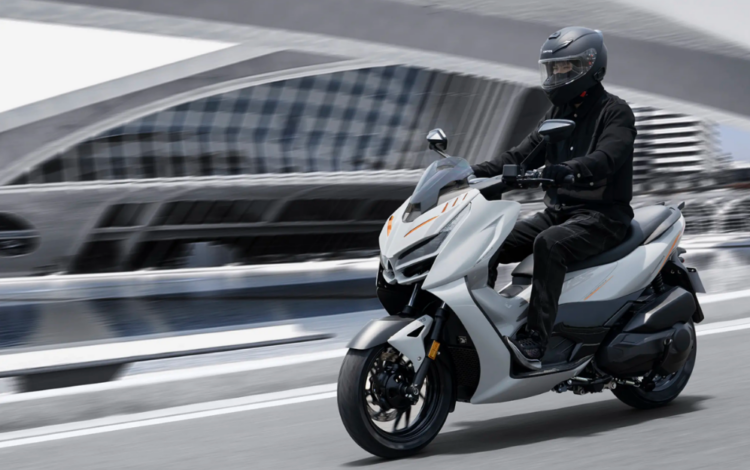 Zontes ZT368 D: Un scooter preparado para las curvas