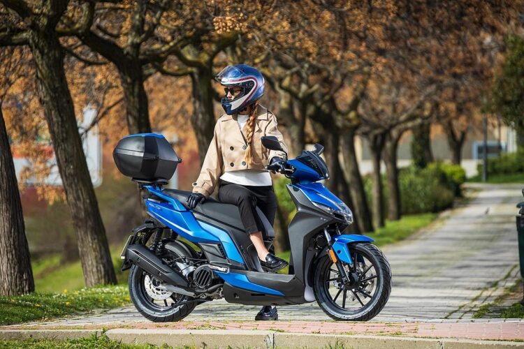 KYMCO Agility S 125, scooter rueda alta por 2450 euros!