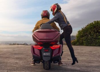 10 motos para viajar en pareja