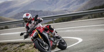 Cómo tomar curvas en moto