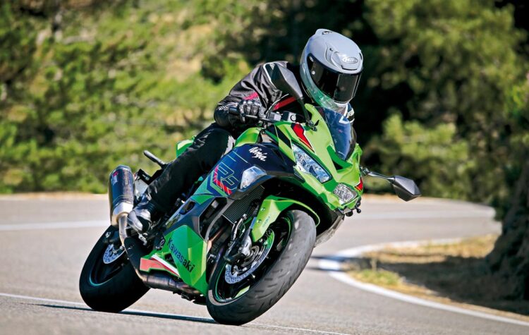 Prueba / Kawasaki ZX-4RR / Espíritu libre