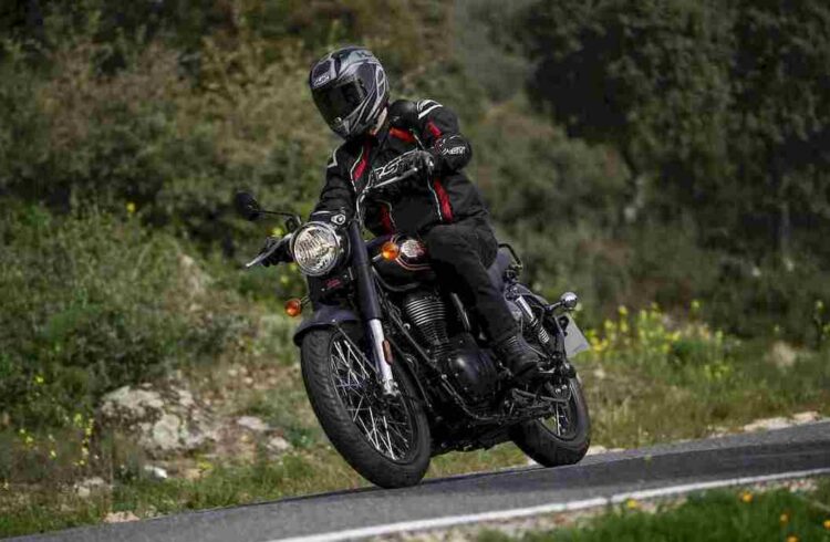 Prueba / Royal Enfield Bullet 350 / Ecos del pasado