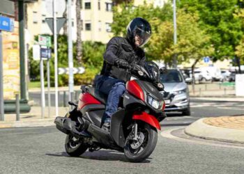 Prueba / Yamaha RayZR / La ciudad es su hogar