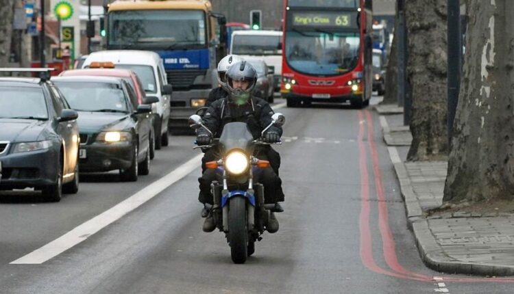 CFMOTO 750SR-R: Patente revela una moto deportiva con cubierta de rueda trasera