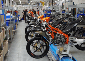 La producción de KTM se detiene hasta finales de julio