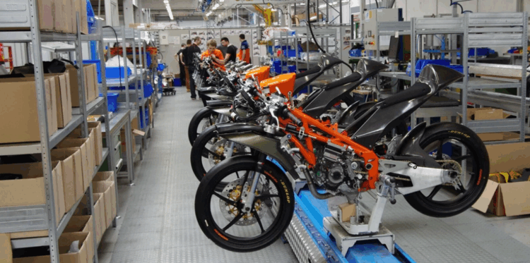 La producción de KTM se detiene hasta finales de julio