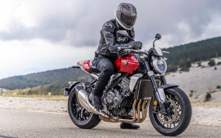 Equipamiento para montar en moto