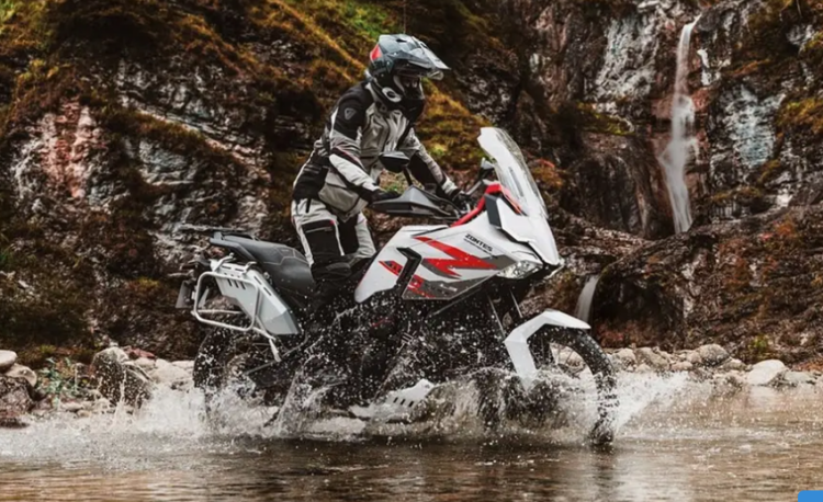 Zontes ZT703-F / Crossover de alta tecnología