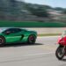 Lamborghini Temerario vs. Ducati Panigale V4 | Desafío hasta la última centésima