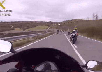 La policía usa las redes sociales para perseguir a exhibicionistas