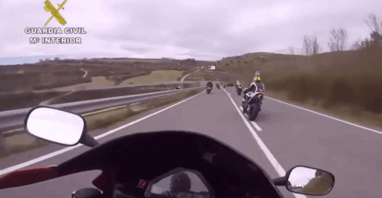 La policía usa las redes sociales para perseguir a exhibicionistas