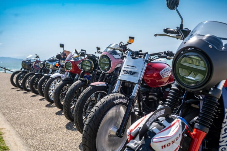 Las 11 motos participantes en Wheels and Waves de Hondacustoms.com