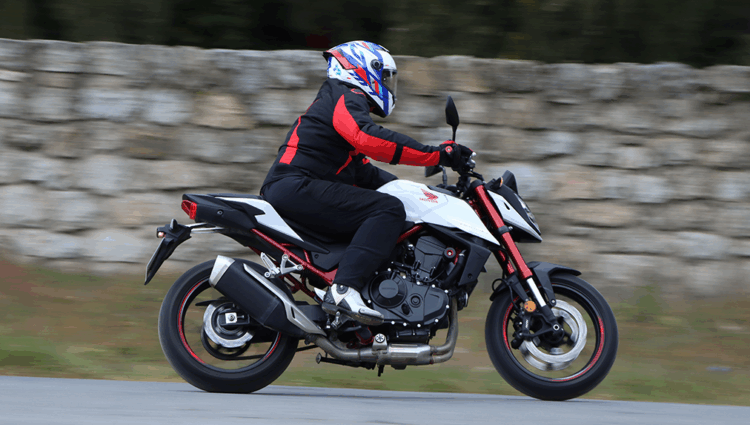 Consejos para ahorrar combustible en moto