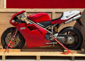 ¡Ducati 996 SPS de 1999 aún en su caja!