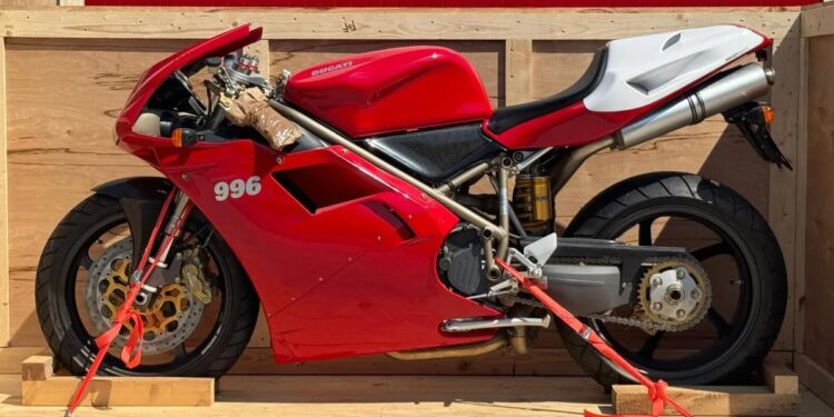 ¡Ducati 996 SPS de 1999 aún en su caja!