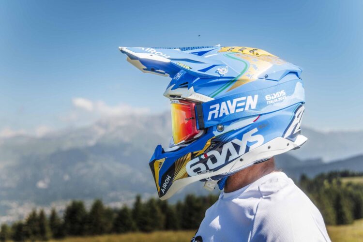 Airoh presenta el nuevo AVIATOR III 6DAYS ITALIA 2025