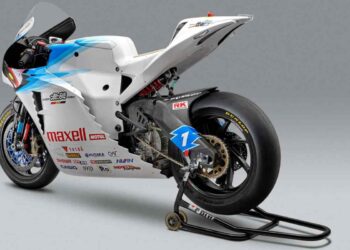 Una creación única: ¡9 cilindros en W… 2 tiempos!