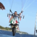 Excentricidades: Parasailing con una Panigale V4 Tricolore